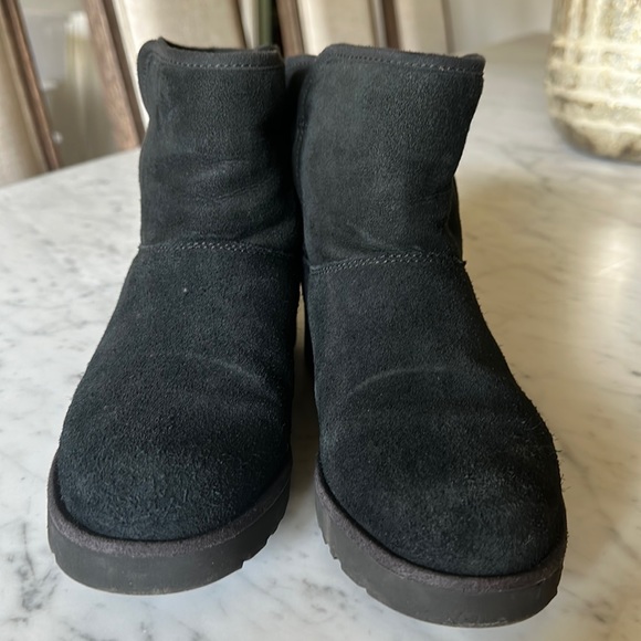 Ugg black boots - Picture 3 of 4